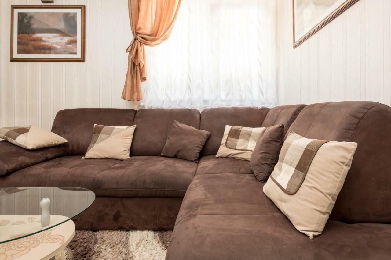 Apartments Ivan Kaštela Екстериор снимка