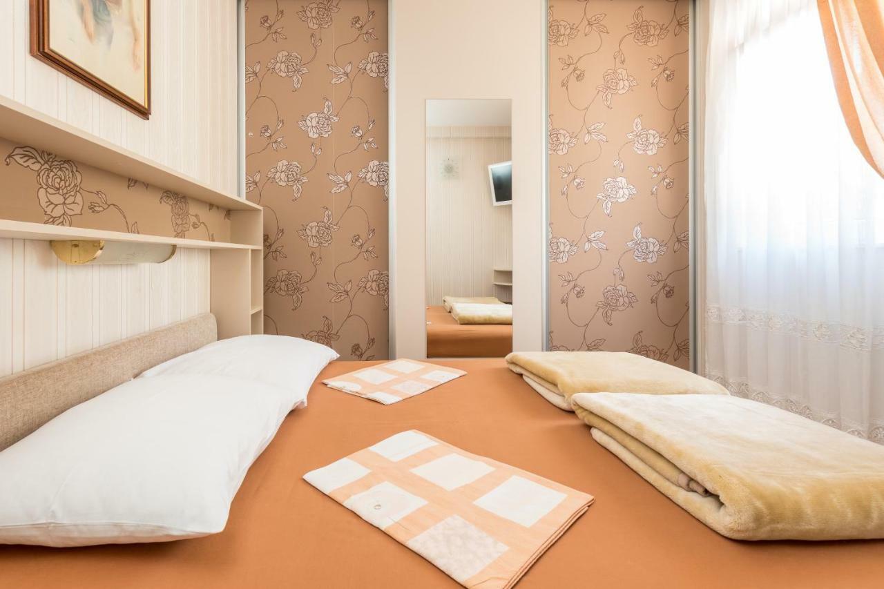 Apartments Ivan Kaštela Екстериор снимка