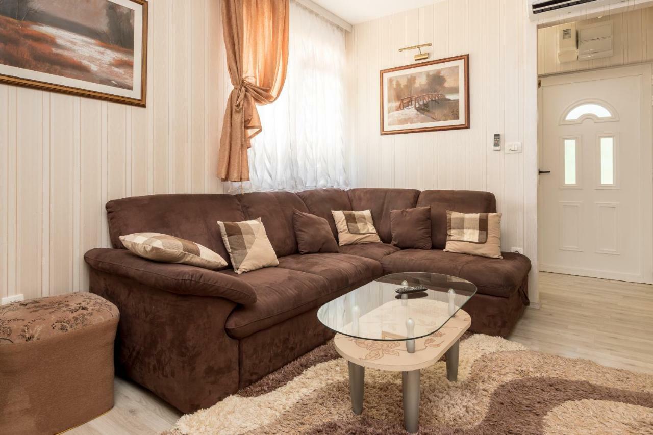 Apartments Ivan Kaštela Екстериор снимка